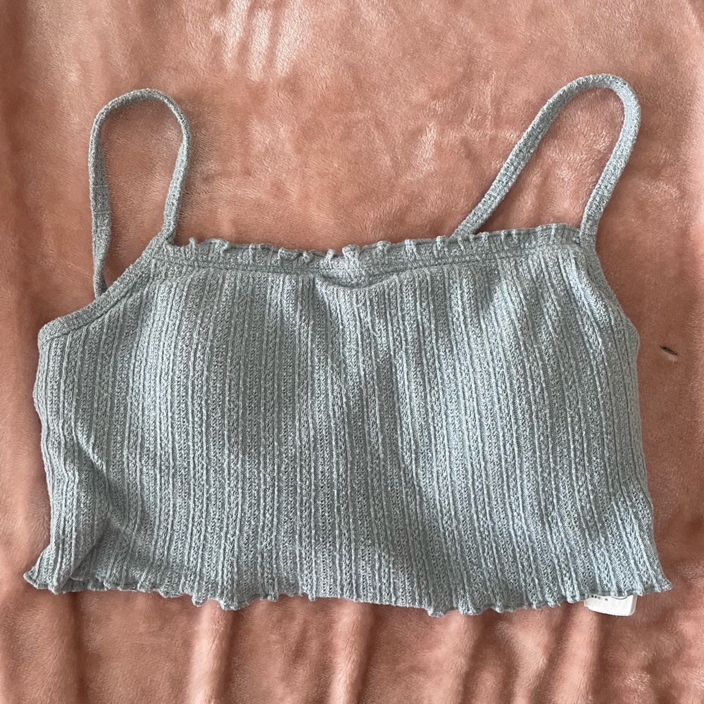 HOLLISTER Ribbed Gray Crop Top